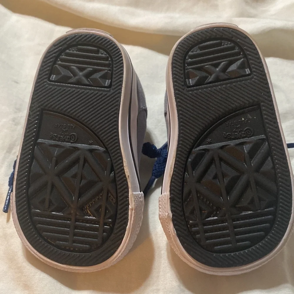 EUC size 2 toddler converse all stars low top grey blue